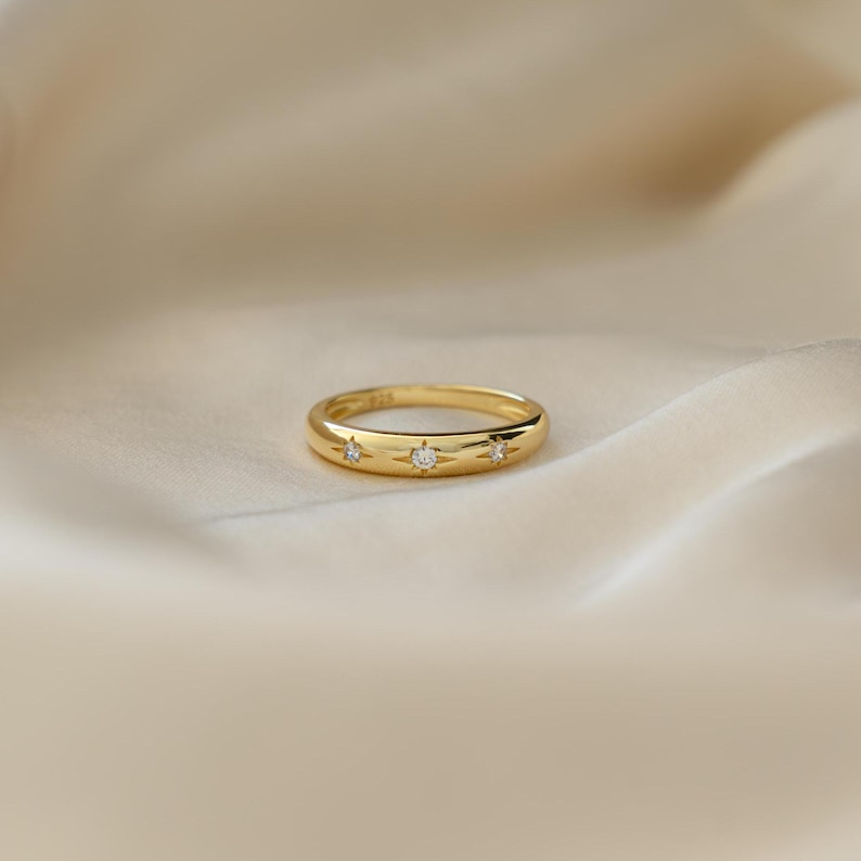 Thin Starburst Diamond Ring, Star Setting Celestial Ring, Gold Ring, Silver Ring, Dainty Ring, Minimalist Jewelry, Christmas Gift for Her